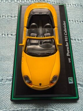 Porsche 911 Cabriolet 1:43 scale model Speed Yellow Convertible Hongwell